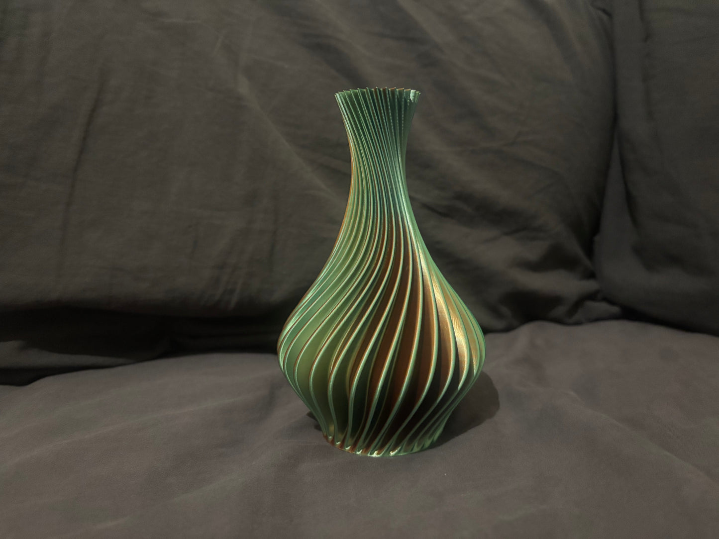 colour changing vase